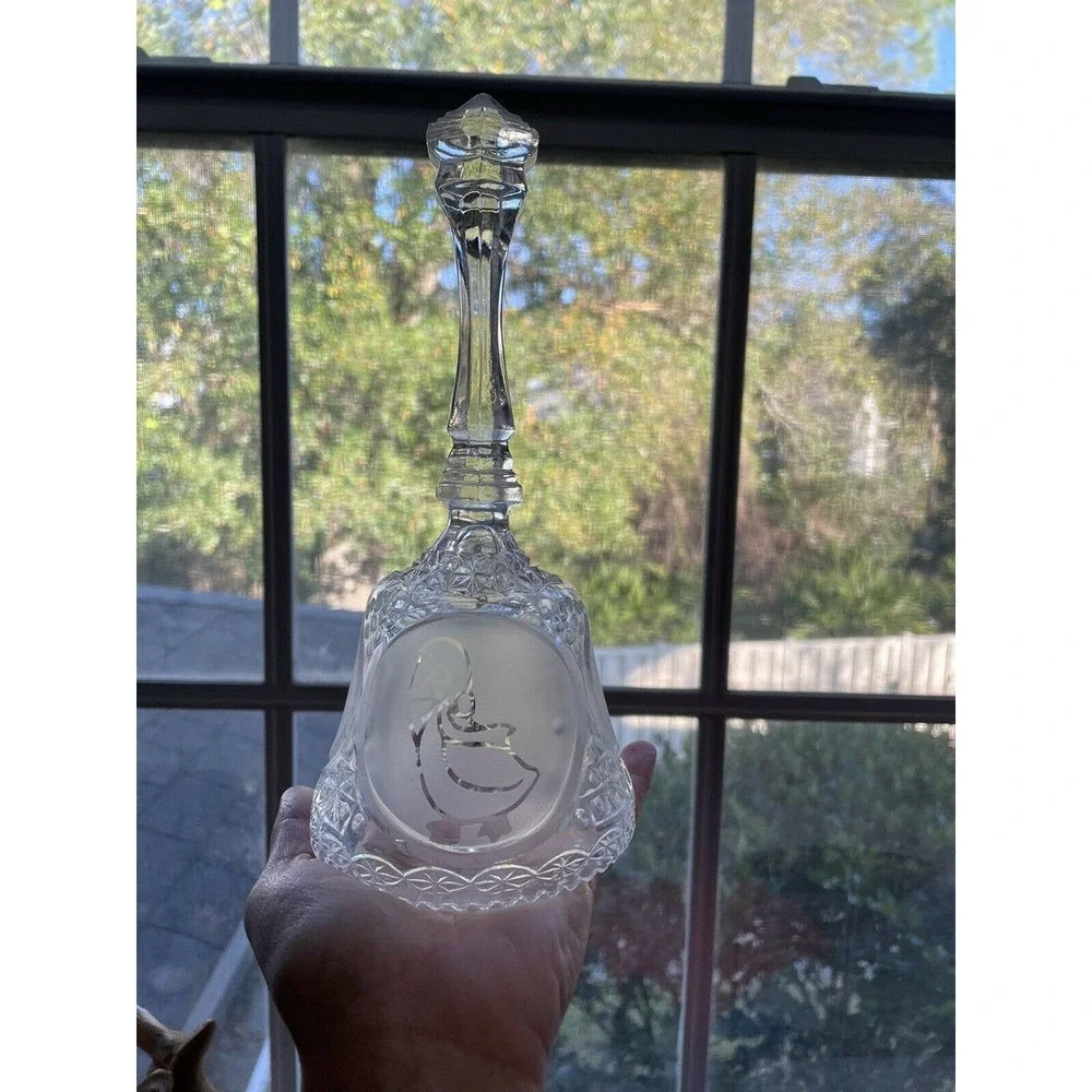 *VINTAGE Crystal Glass 8" Dinner Bell Goose Sawtooth Edge - Picture 5 of 7